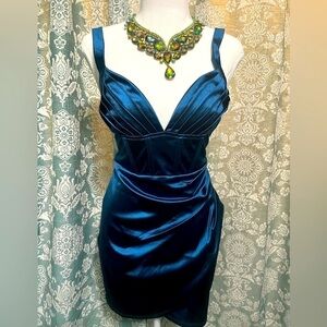 SPEECHLESS women’s nwt dress. Wrap skirt satin minidress. Size 1, blue color